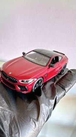 Kinsmart BMW M8